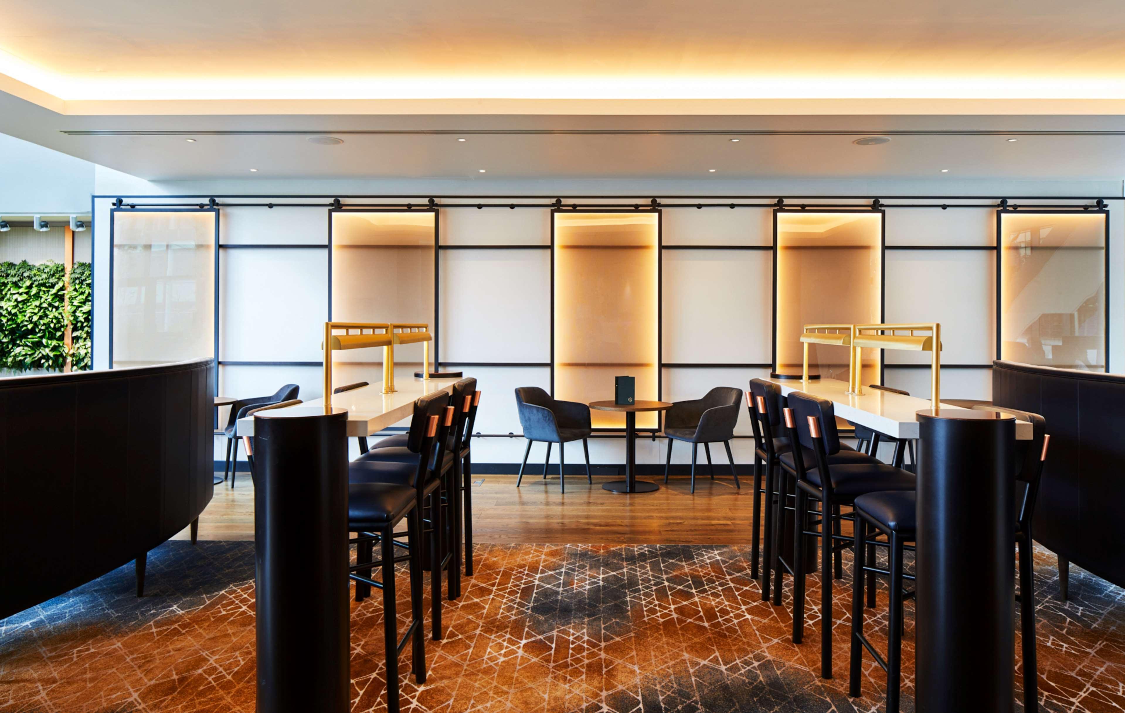 Hyatt Regency Hotel 4*