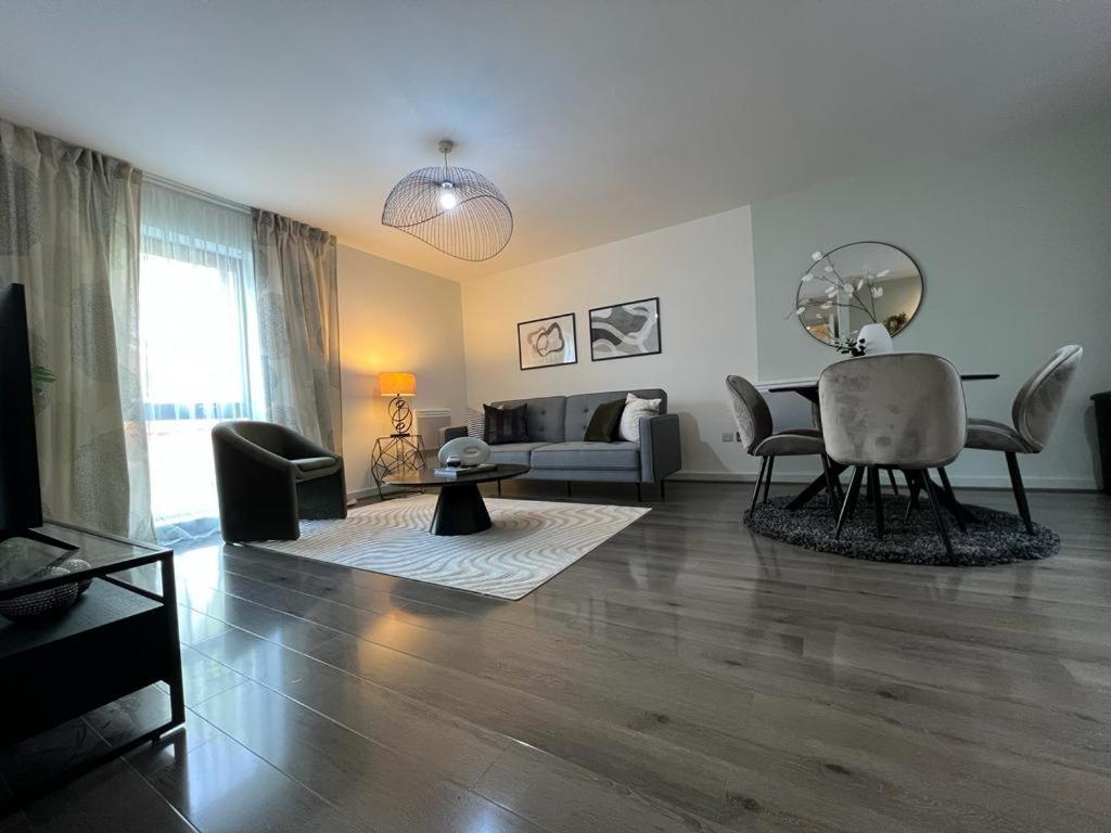 Stunning Centre From