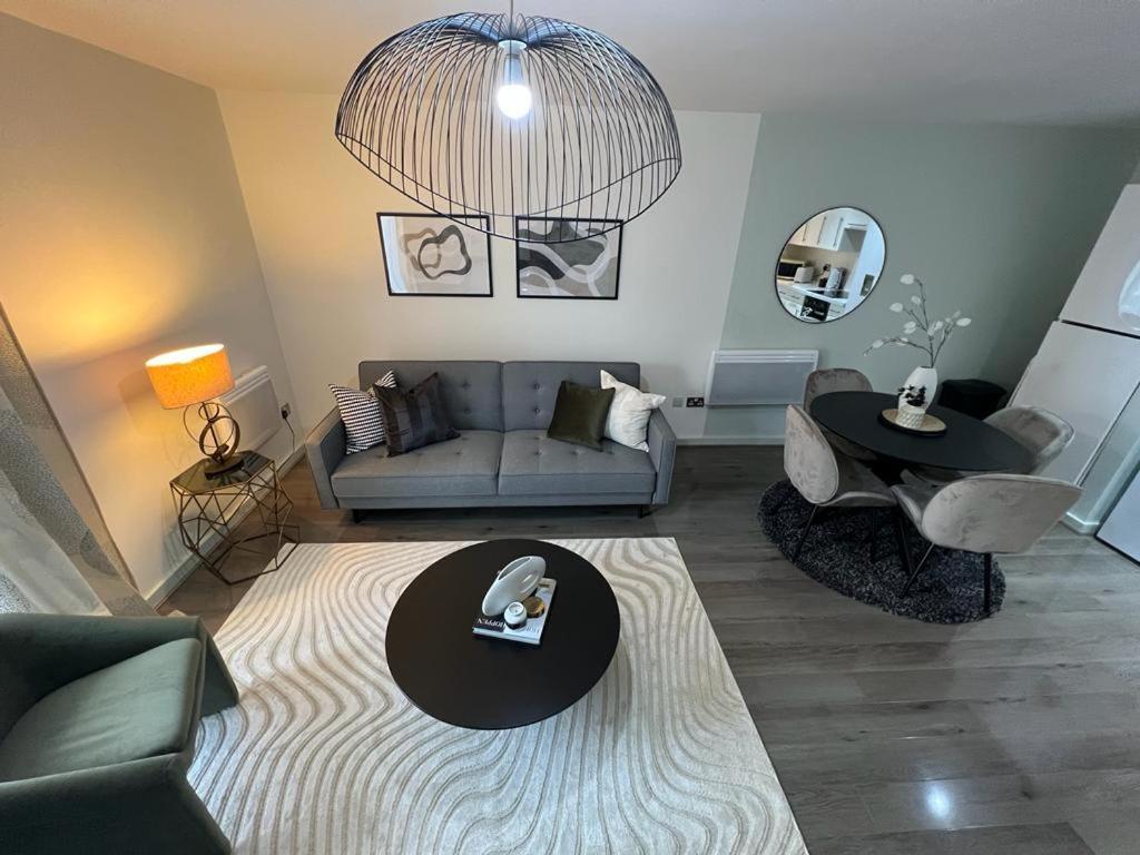 Stunning Centre From