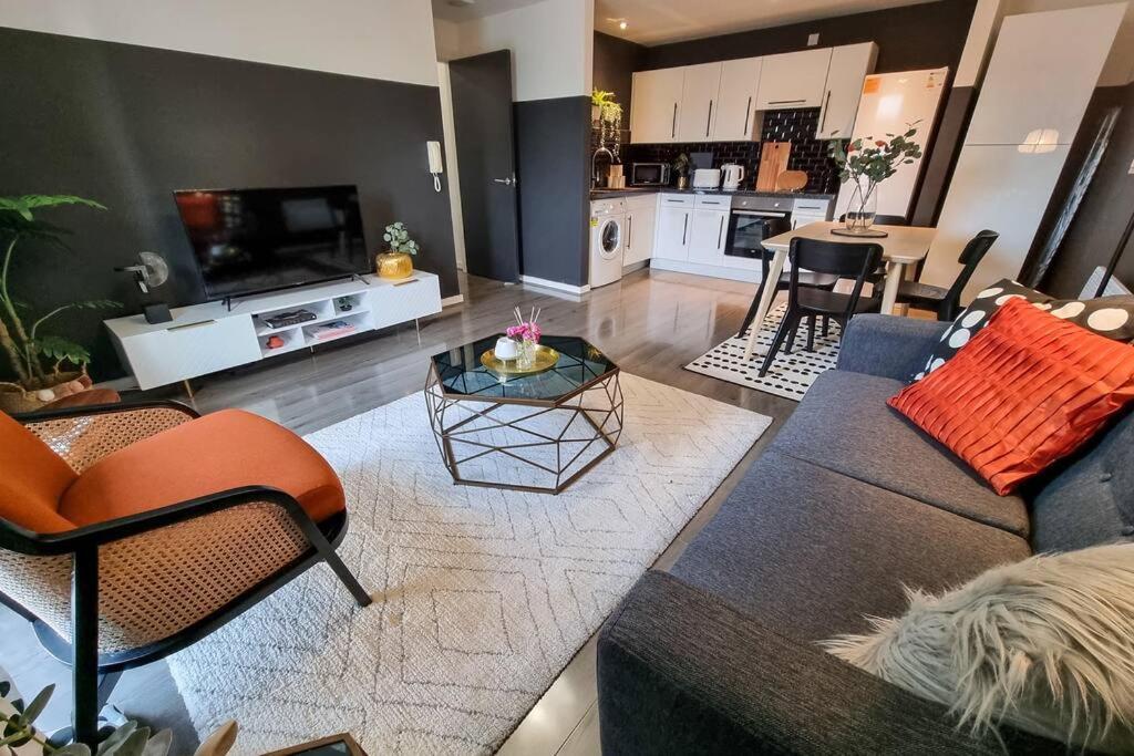 Apartment Couples Retreat / Workers Paradise + Free Parking Manchester