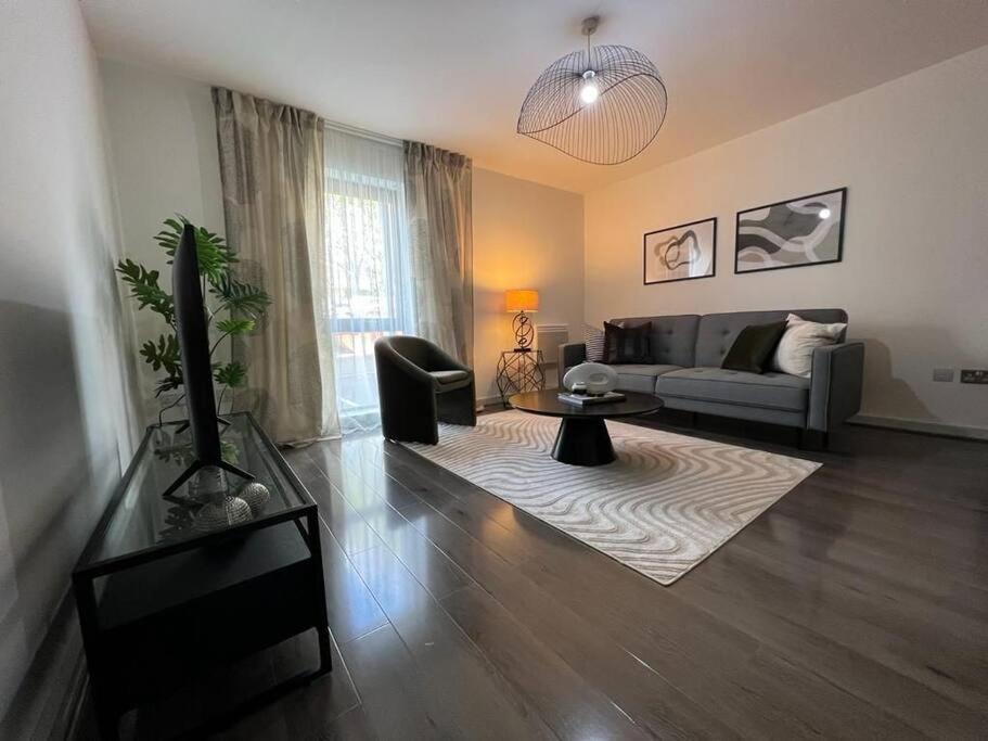 Stunning Centre From