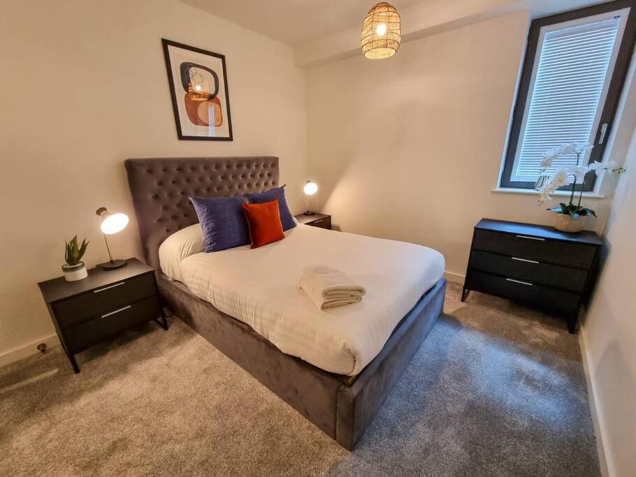 Luxury Centre Townhouse With Parking