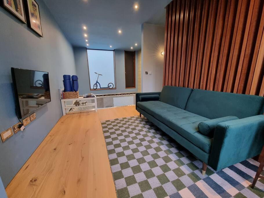 Apartment Stunning Luxury Centre Townhouse With Hot Tub Manchester