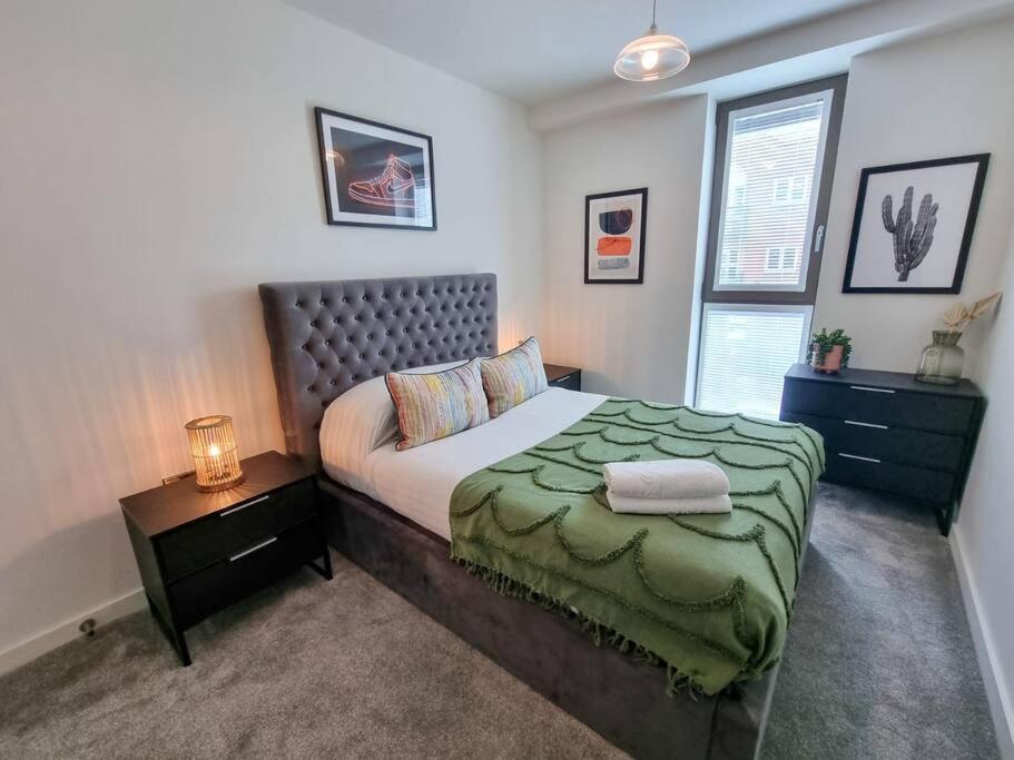 Luxury Centre Townhouse With Parking
