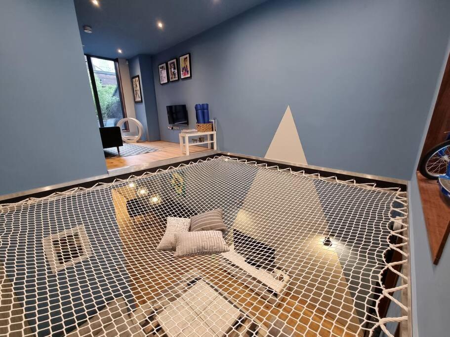 Stunning Luxury Centre Townhouse With Hot Tub Apartment Manchester