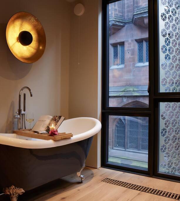 Stunning Luxury Centre Townhouse With Hot Tub