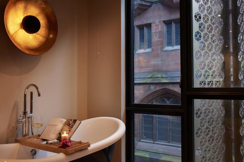 Stunning Luxury Centre Townhouse With Hot Tub Apartment *