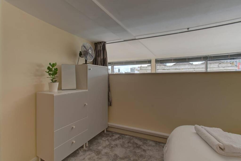 Superhost - Stunning Centre Penthouse Over Two Floors Apartment Manchester