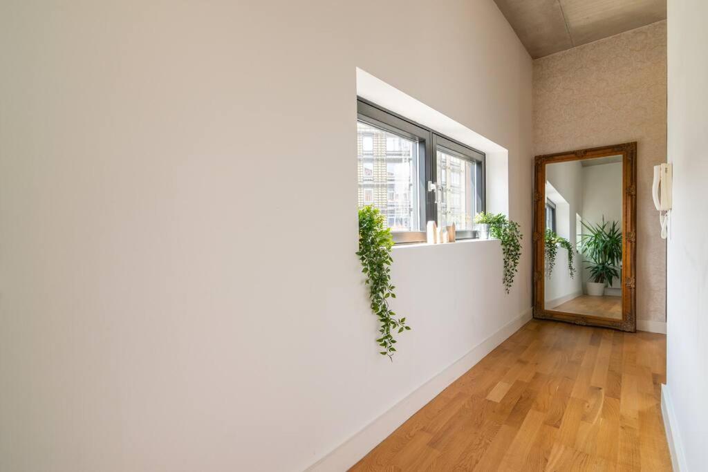 Apartment Superhost - Beautiful Canal Facing Manchester