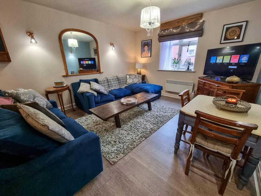 Stunning Luxury Vintage Duplex With Parking * Manchester
