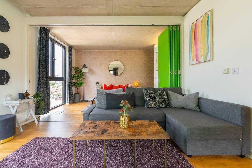 Apartment Superhost - Beautiful Canal Facing *