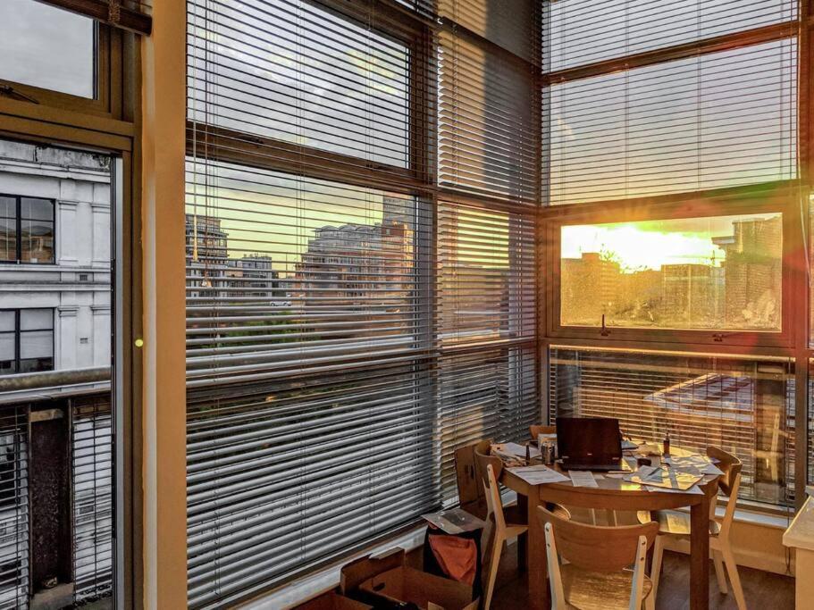 Superhost - Stunning Centre Penthouse Over Two Floors Apartment