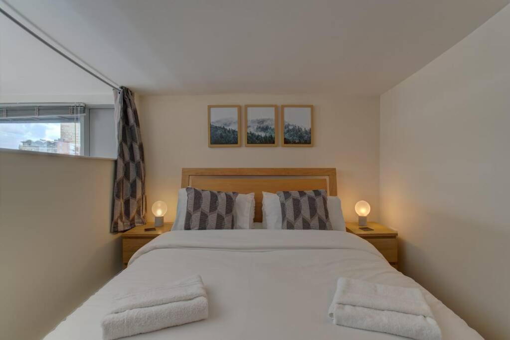 Superhost - Stunning Centre Penthouse Over Two Floors Apartment
