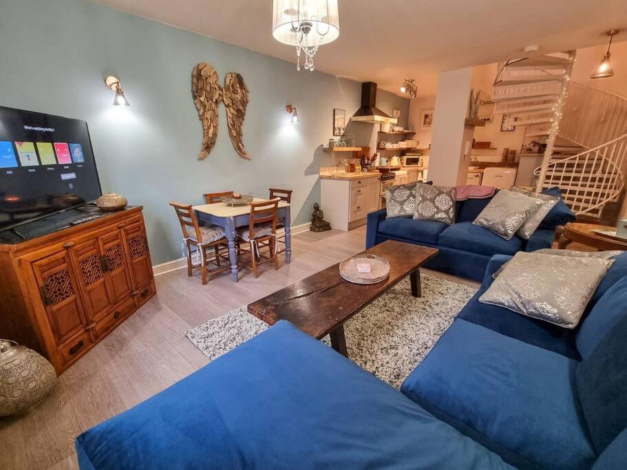 Stunning Luxury Vintage Duplex With Parking Manchester
