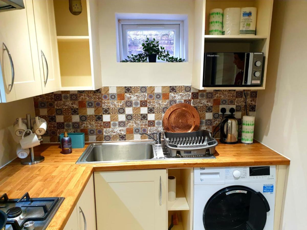 Elegant 2 Bed In Apartment *