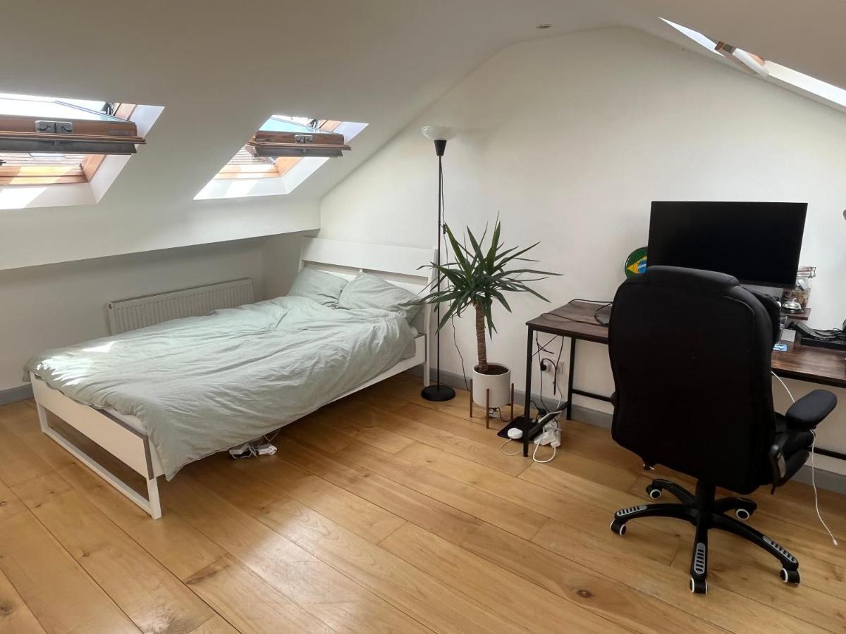 3-bedroom With Free Parking In Chorlton * Manchester