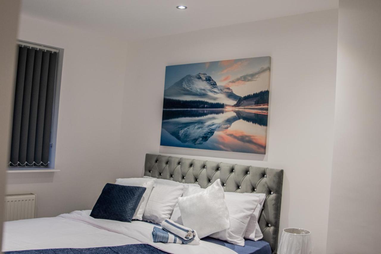 Apartment Bv Comfy Spacious 3 Bedroom House At Tatton Street *