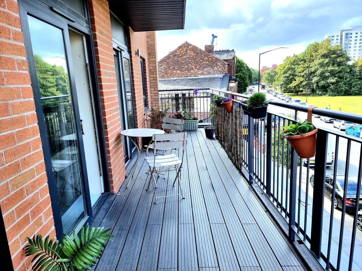 Apartment Luxury 2-bedroom Service With Balcony