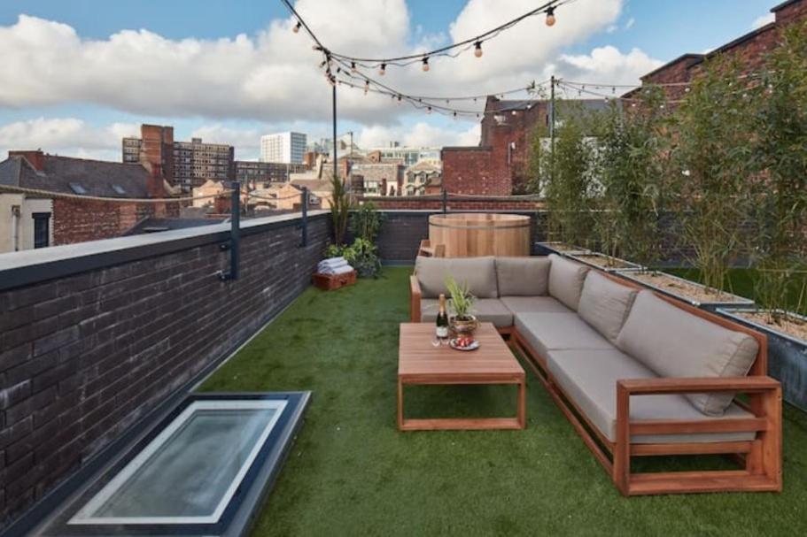 Stunning Luxury Centre Townhouse With Hot Tub * Manchester