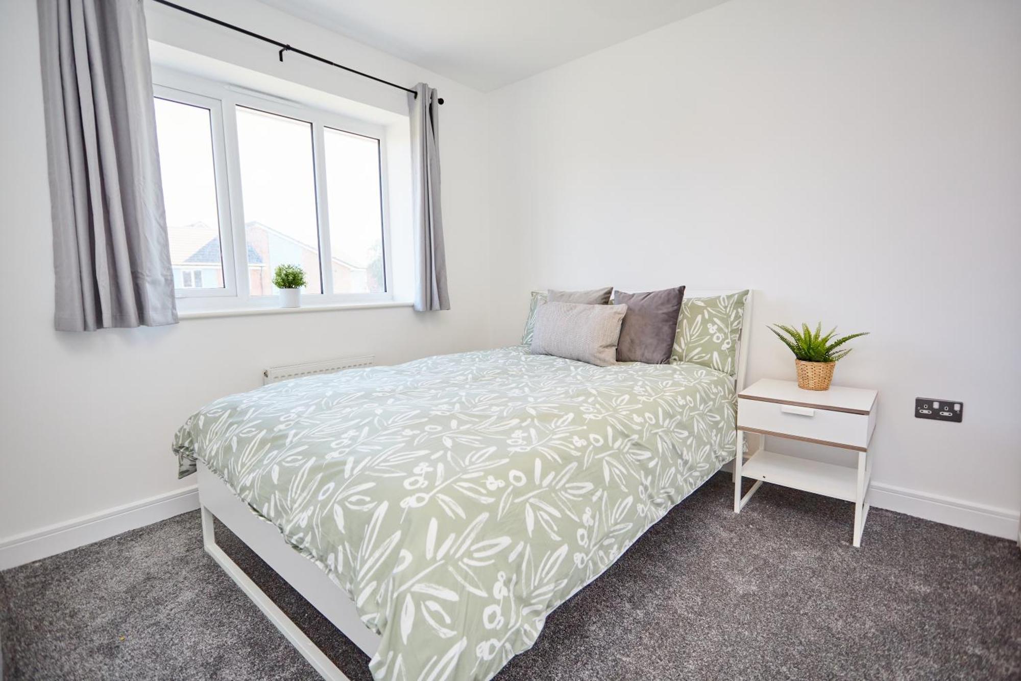 Cosy,modern And Relaxing 3 Bedroom House With Parking Holiday home *