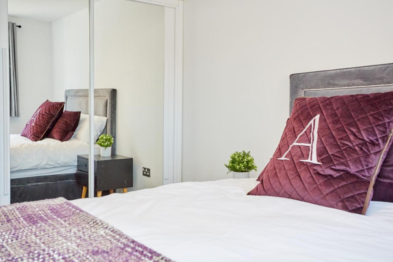 Cosy,modern And Relaxing 3 Bedroom House With Parking Holiday home *