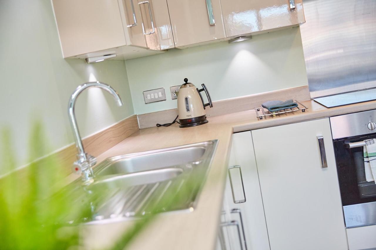 Cosy,modern And Relaxing 3 Bedroom House With Parking