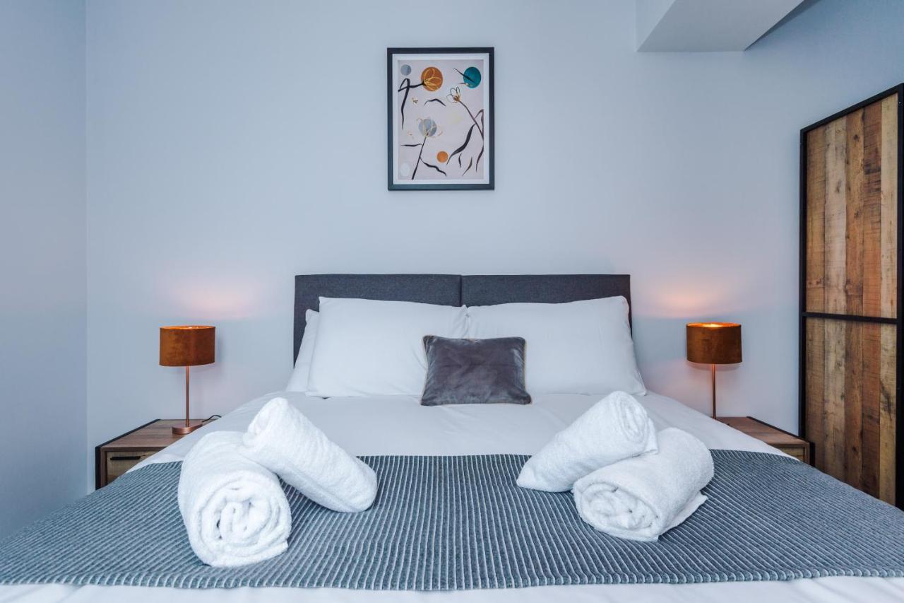 Hilltop Serviced - Deansgate Apartment