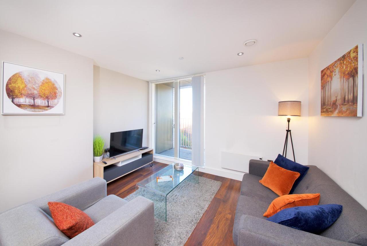 Modern 2 Bed & 2 Bath City Centre Apartment