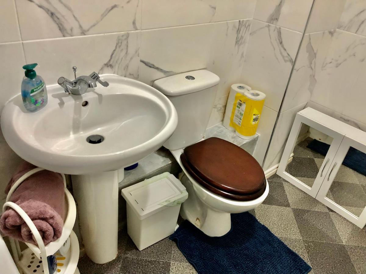 Apartment Lovely 2 Bedroom Flat Near And Train Station Manchester