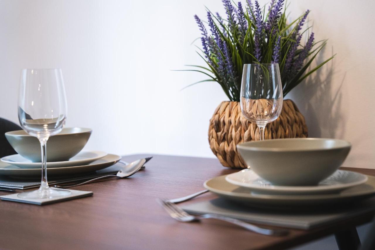 Modern 1-bed - Brand New - - Free Wi-fi Apartment Manchester