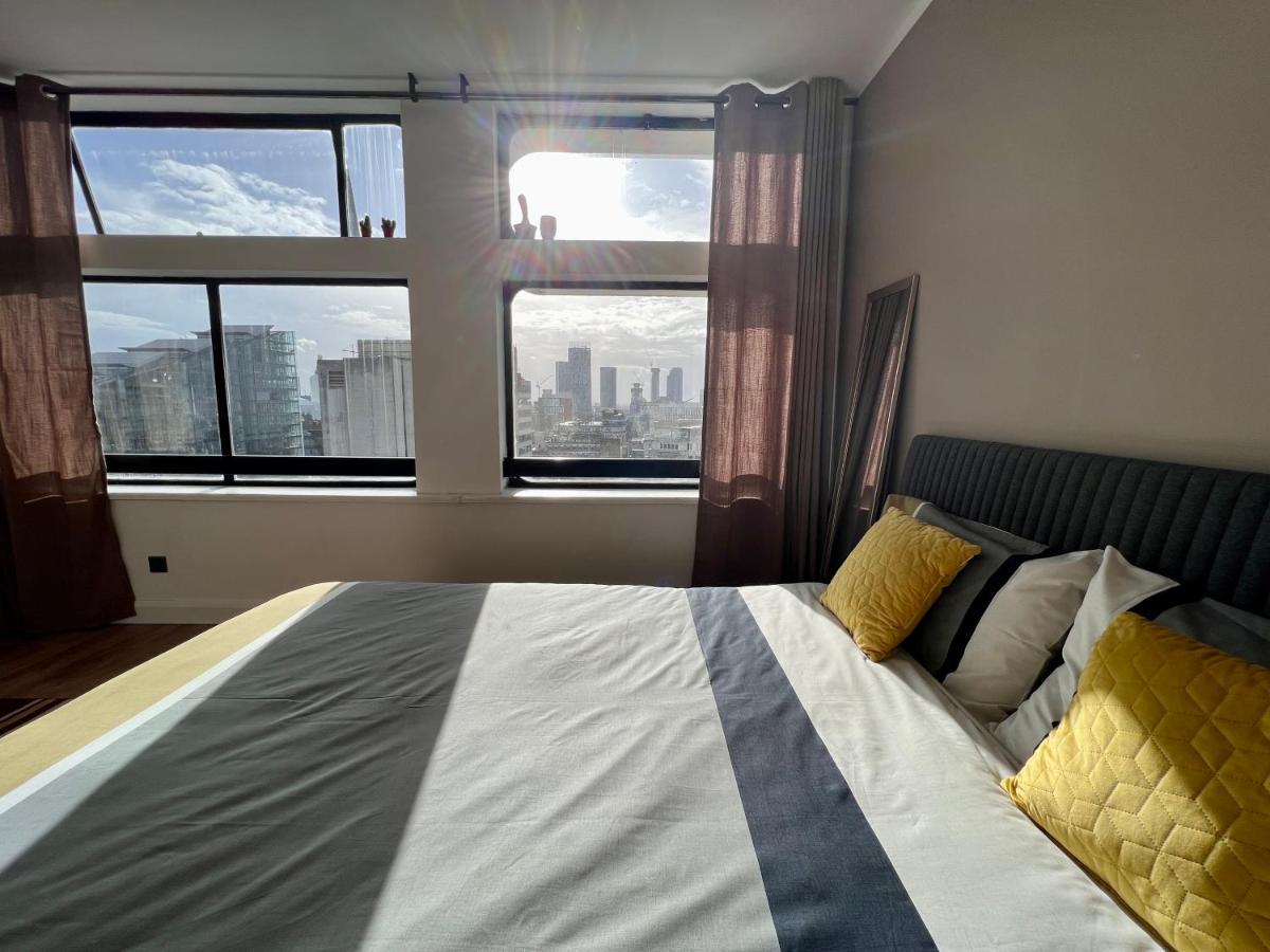 Homestay King Bedroom In A 2 Bed With Shared Bathroom Manchester