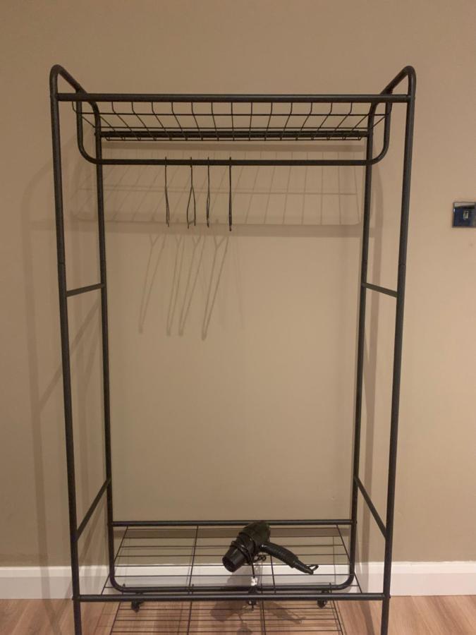 Homestay King Bedroom In A 2 Bed With Shared Bathroom Manchester