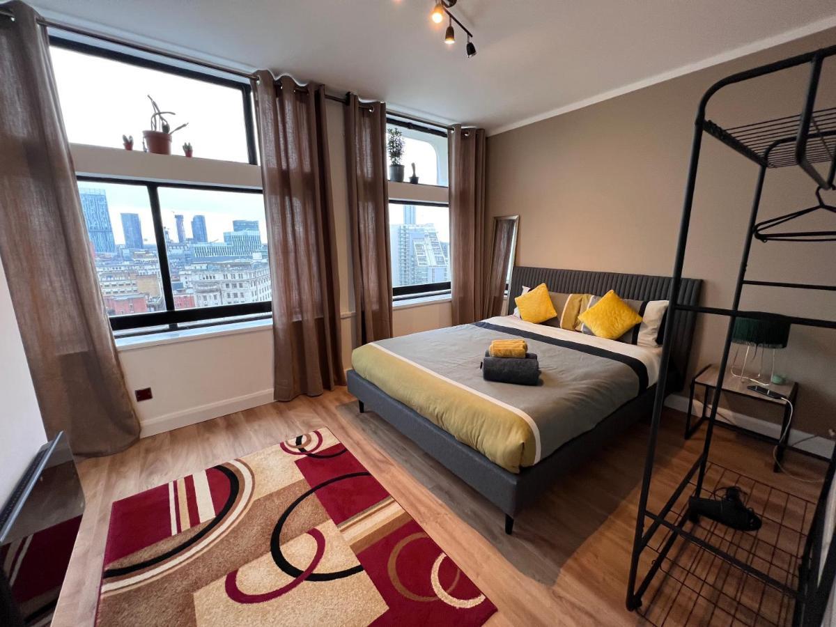 King Bedroom In A 2 Bed With Shared Bathroom