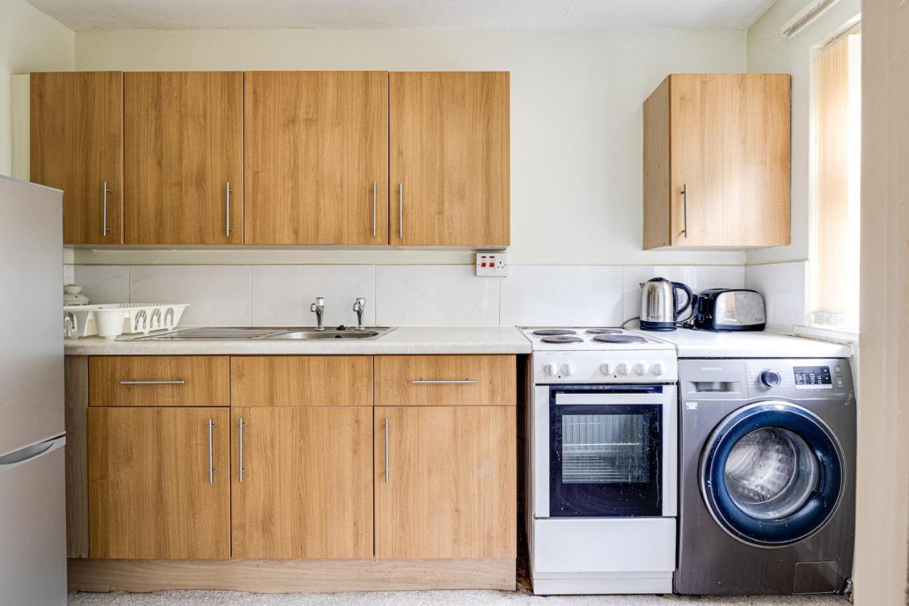 Convenient 1bed Apt Close To Transport Links *