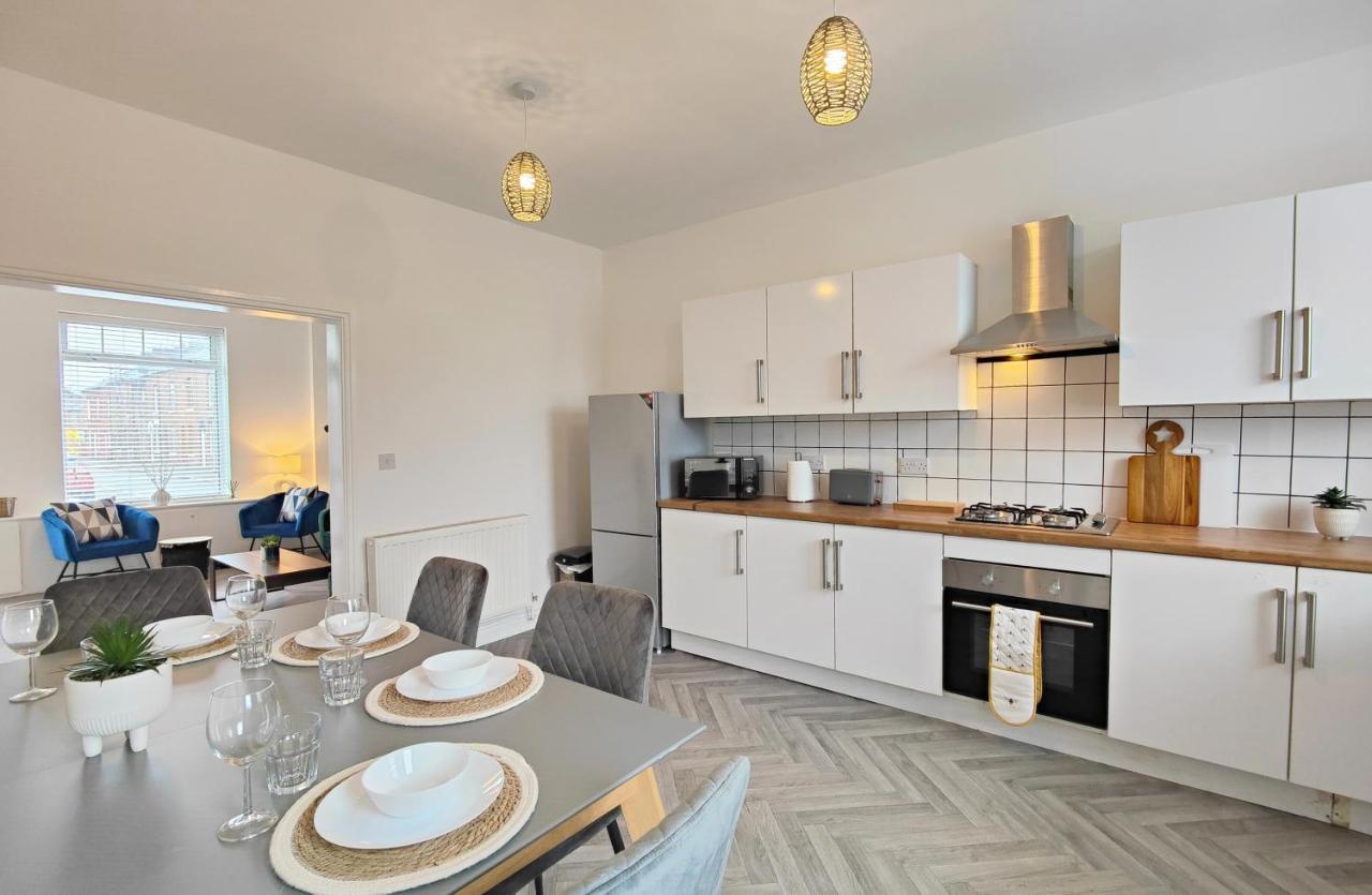 Holiday home Stott House - Bright Spacious Townhouse 15 Minutes To Central With Free Parking *