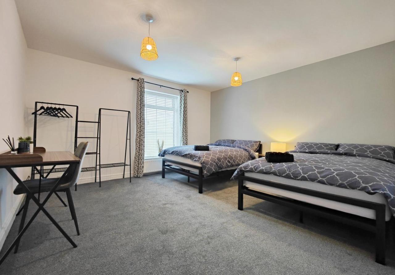 Holiday home Stott House - Bright Spacious Townhouse 15 Minutes To Central With Free Parking Manchester