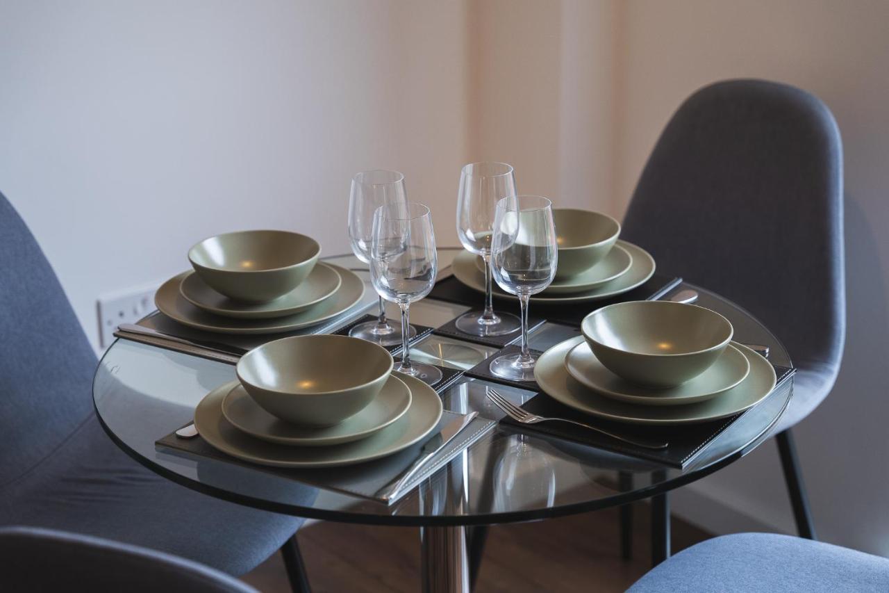 Centre 2-bed - New - Free Wi-fi - Apartment