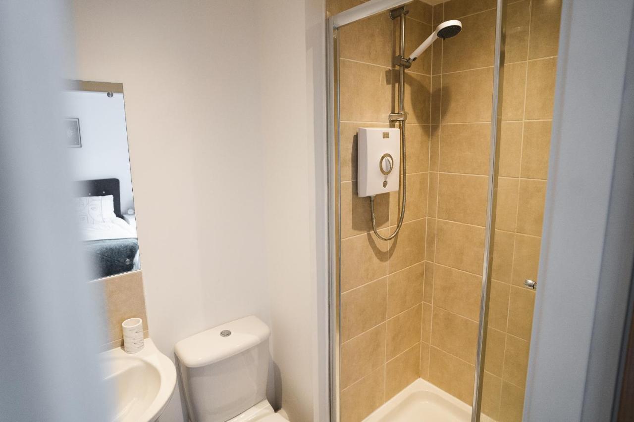 Centre 2-bed - New - Free Wi-fi - Apartment