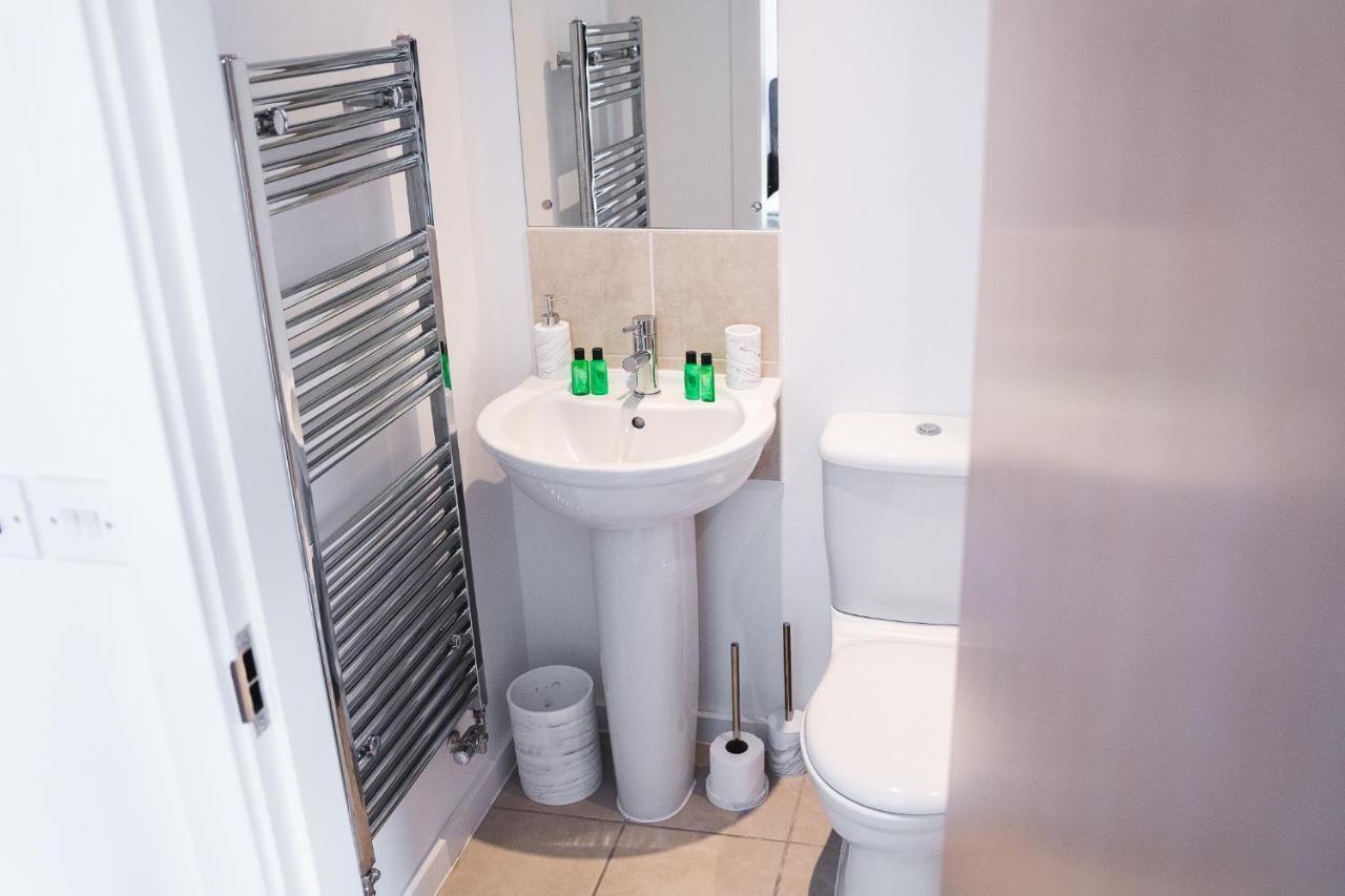Centre 2-bed - New - Free Wi-fi - Apartment