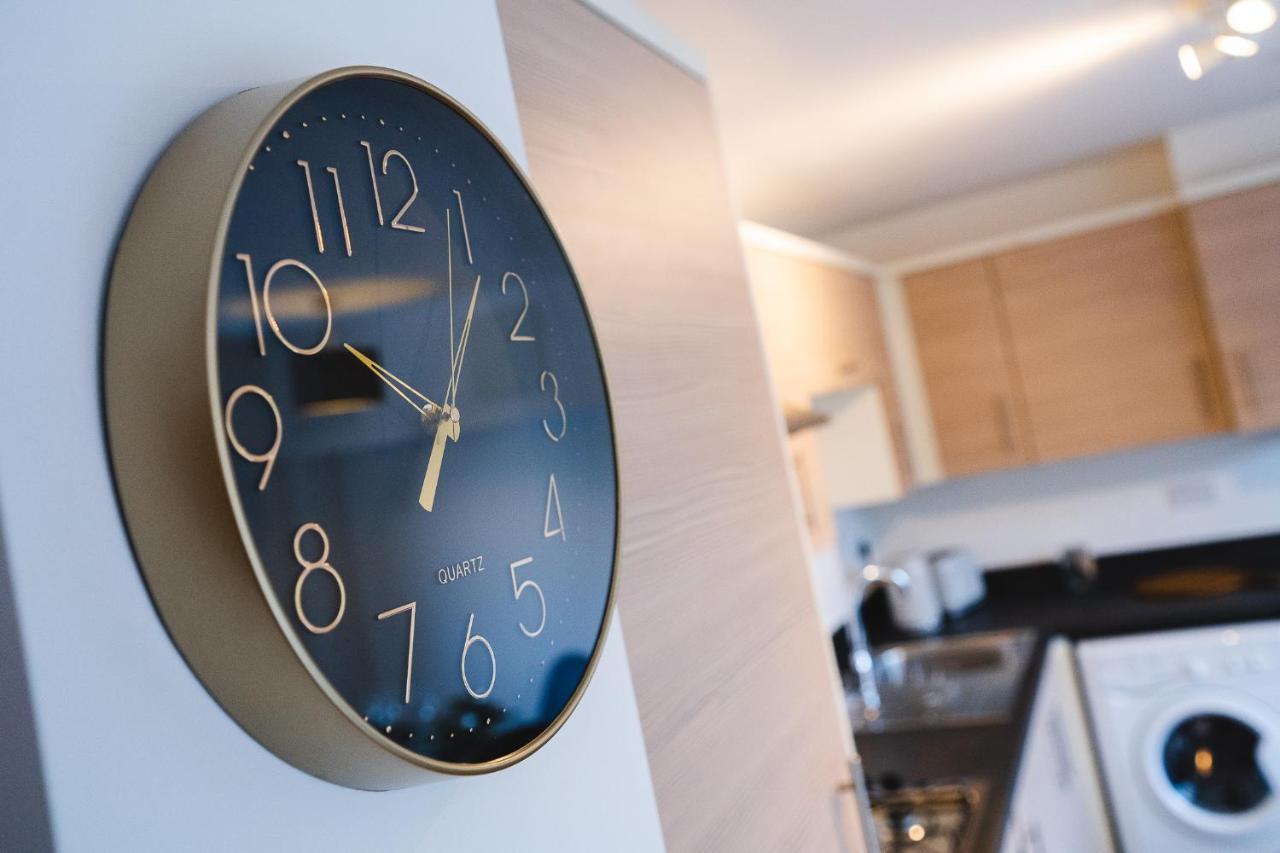 Centre 2-bed - New - Free Wi-fi -