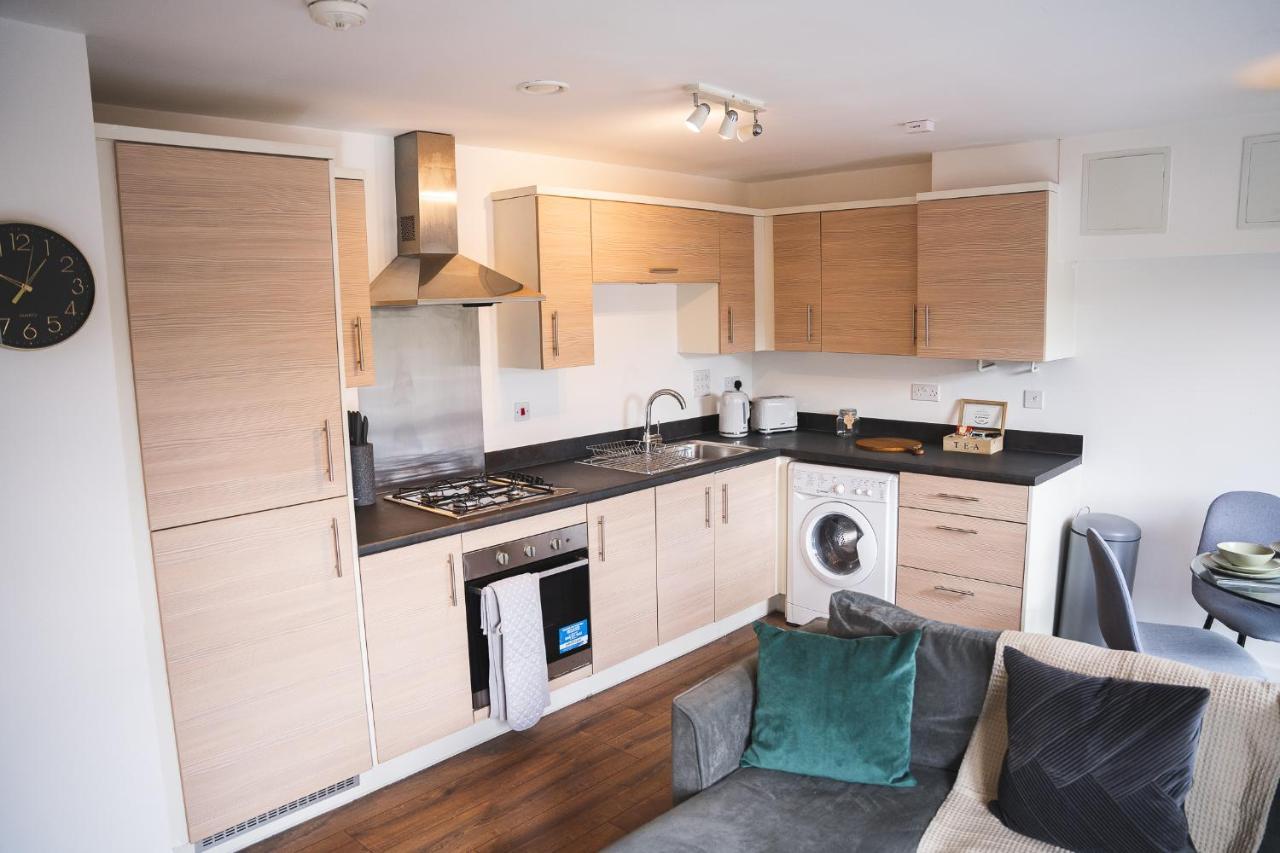 Centre 2-bed - New - Free Wi-fi - Apartment *
