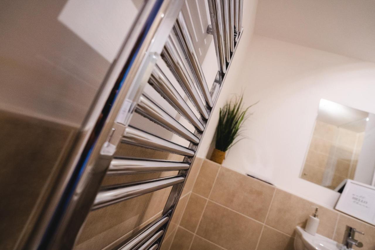 Centre 2-bed - New - Free Wi-fi - * Manchester