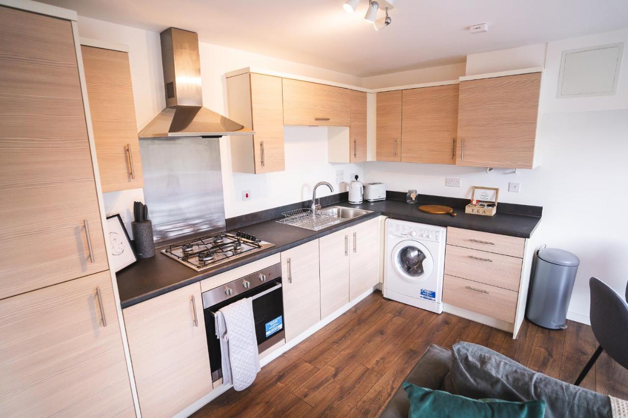 Centre 2-bed - New - Free Wi-fi - Apartment