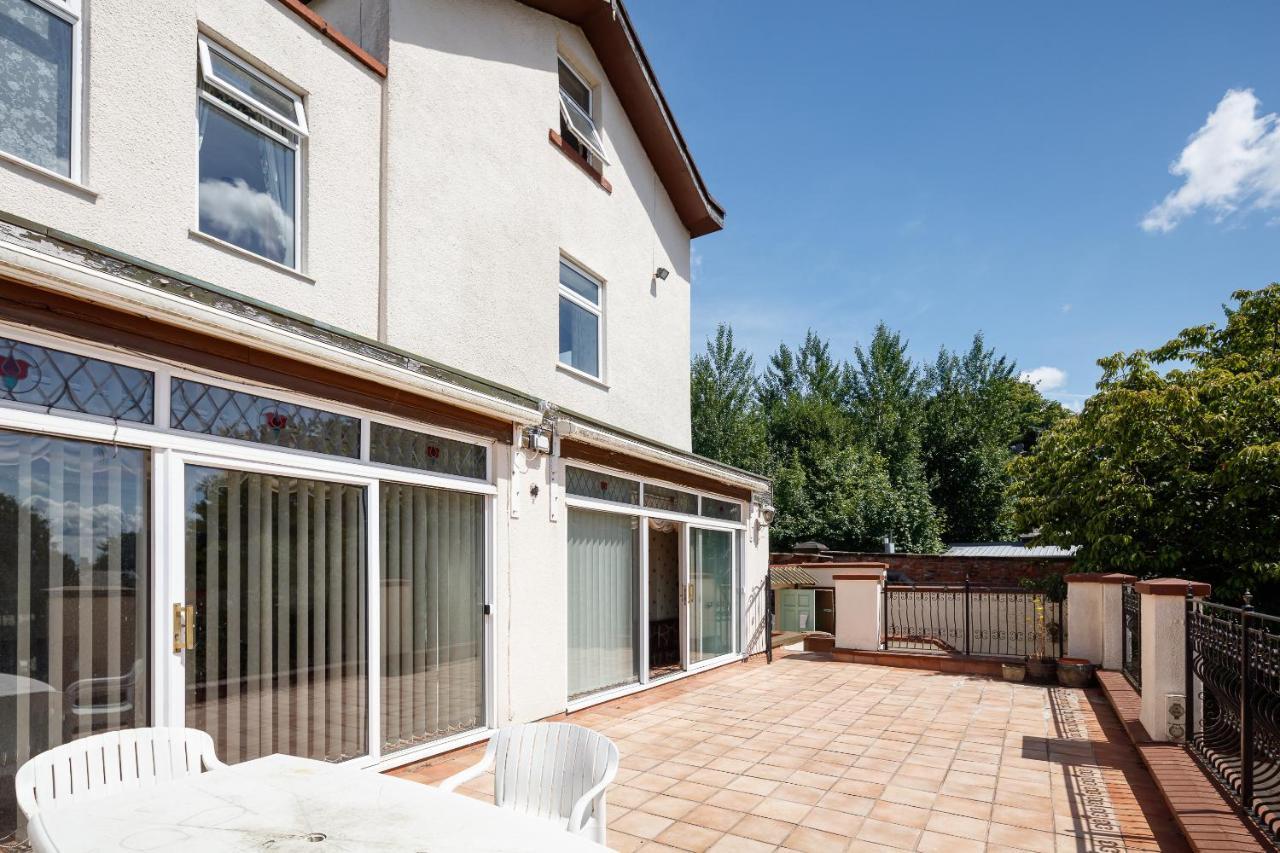 Beautiful 'mayfield' With Private Pool! Manchester