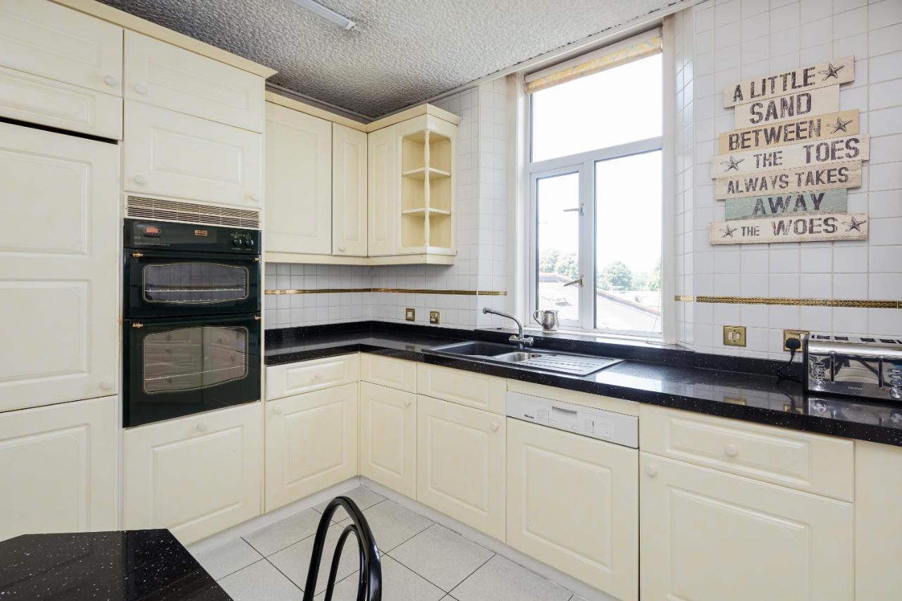 Villa Beautiful 'mayfield' With Private Pool!