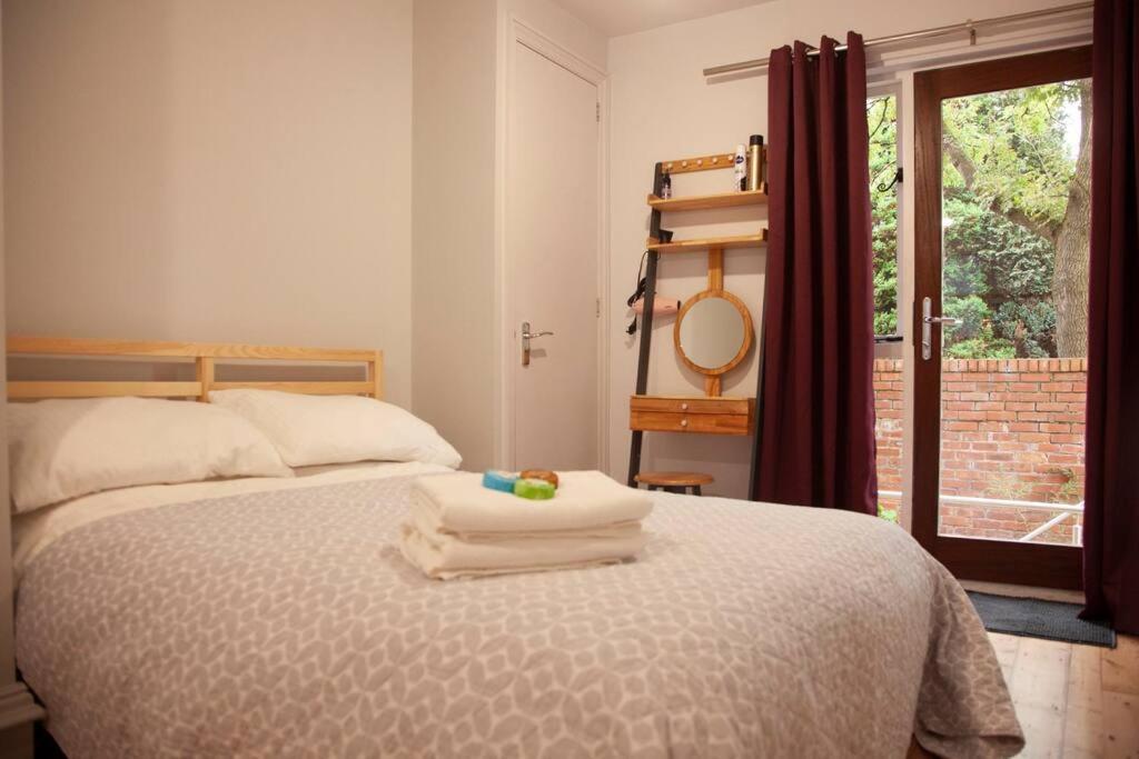 Apartment 3 Bath Contemporary Victorian Near Attractions Manchester