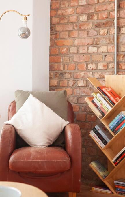 Apartment 3 Bath Contemporary Victorian Near Attractions