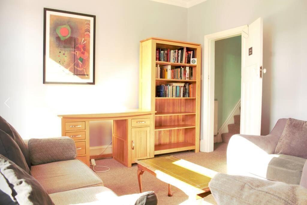 Homely Ensuite Near Centre Apartment Manchester
