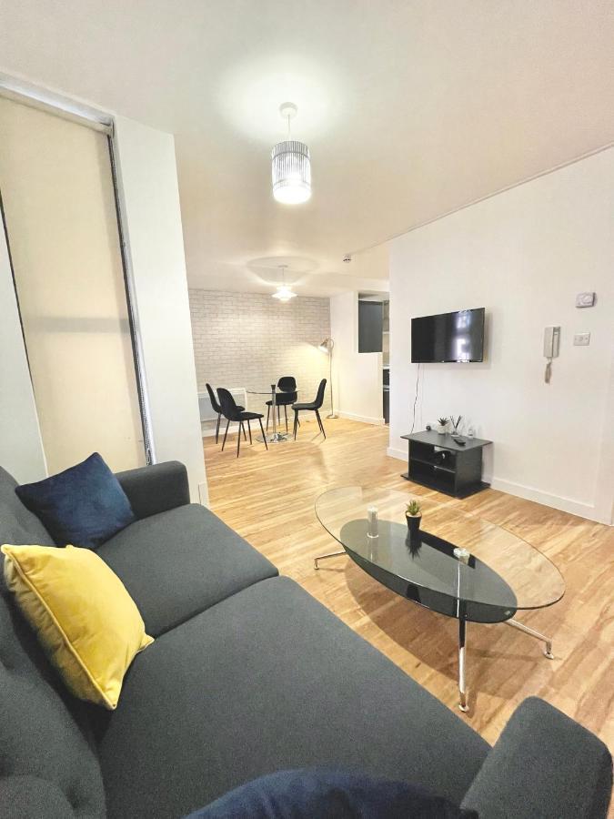 Apartment Lovely 2 - Bedroom In Centre