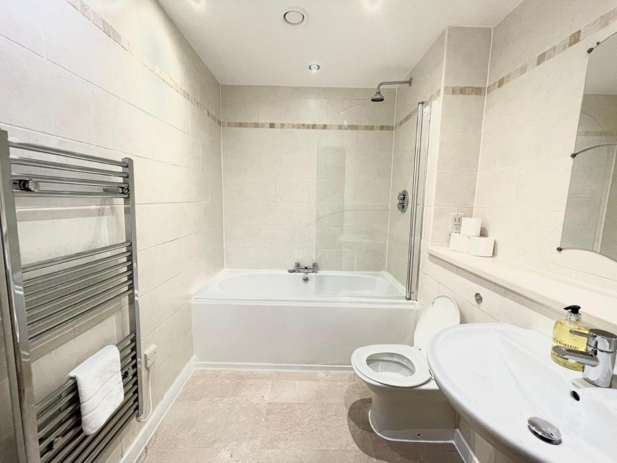 Lovely 2 - Bedroom In Centre Apartment Manchester